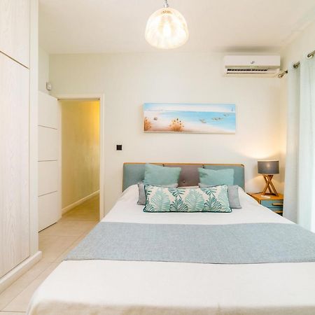 Beachcove Apt No 1 Pereybere Beach Exterior photo